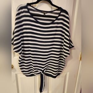 Striped front tie top